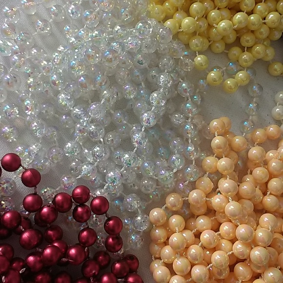 Twelve strands of mini bead garland - Picture 2 of 4